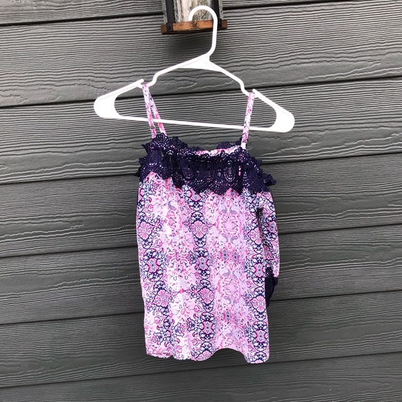 Off the shoulder lacy top - Picture 3 of 3